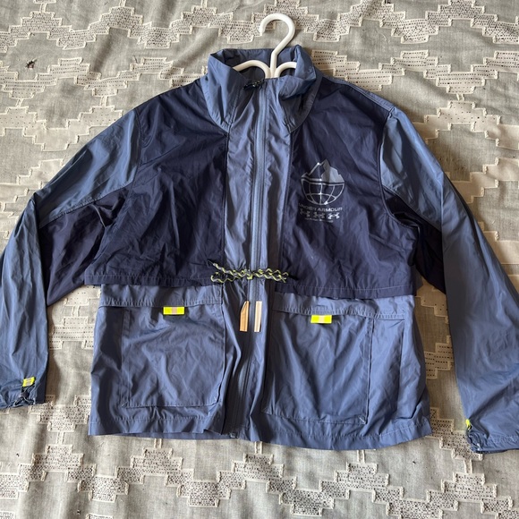 Under Armour trail running jacket - small - Picture 5 of 5
